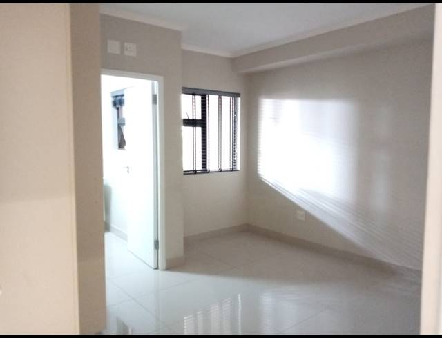 2 BEDROOM APARTMENT FOR SALE IN UMHLANGA RIDGE